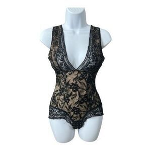 Larry Levine Shapewear Black Floral Lace Shaping Bodysuit Size XL V Neck